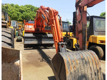 Ratastel ekskavaator DOOSAN
