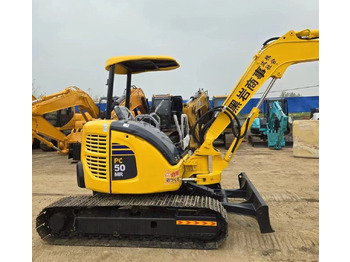 Miniekskavaator Komatsu PC50MR with canopy: pilt 3