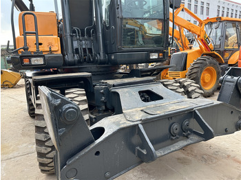 Ratastel ekskavaator HYUNDAI 210W-9: pilt 5