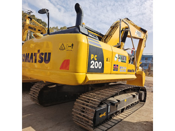 Lintekskavaator KOMATSU PC200-8