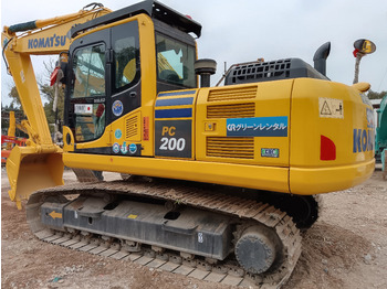 Lintekskavaator KOMATSU PC200-8