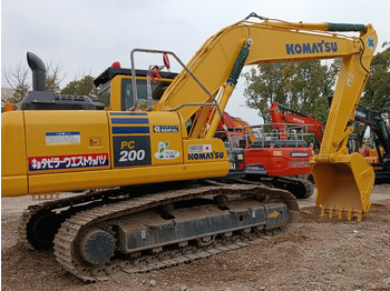 Lintekskavaator KOMATSU PC200-8
