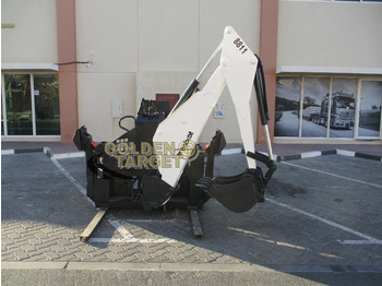 Lisaseade - Kompaktlaadur BOBCAT 8811 Backhoe Attachment: pilt 1
