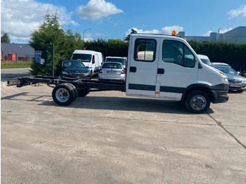 Kabiinišassiiga veoauto IVECO Daily