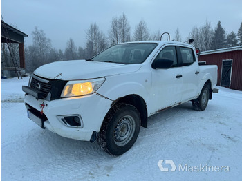 Väike kaubik NISSAN Navara