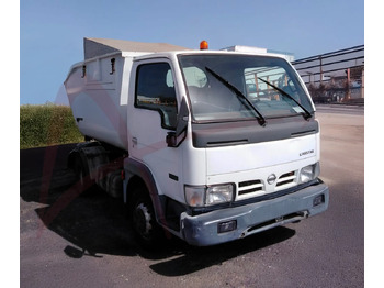 Veoauto NISSAN