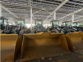 XCMG official XC948 4.5ton wheel loader hydraulic with diesel engine in stock liising XCMG official XC948 4.5ton wheel loader hydraulic with diesel engine in stock: pilt 4