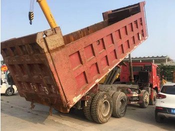 Kallurauto SINOTRUK HOWO