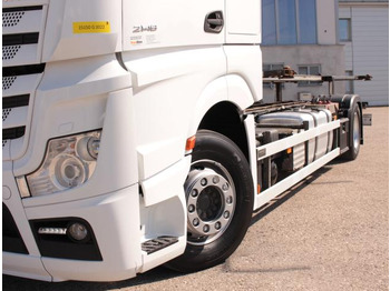 Konteinerveduk/ Tõstukiga veoauto Mercedes-Benz Actros 1848 L: pilt 3