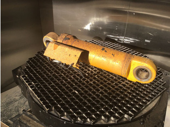 Hüdrauliline silinder LIEBHERR
