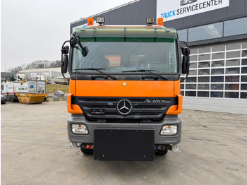 Kallurauto MERCEDES Actros 1841 4x4 mit Schneeplfug: pilt 3