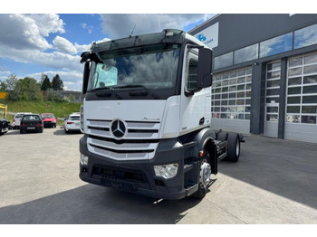 Kabiinišassiiga veoauto MERCEDES-BENZ Antos
