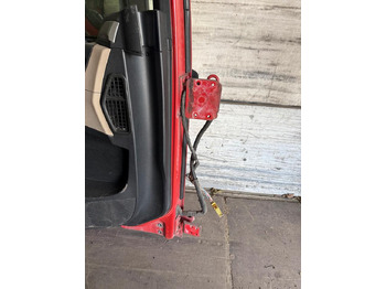 Uks ja varuosad - Veoauto MAN TGX Fahrertür Rot Spiegel Innenverkleidung LN 63: pilt 3