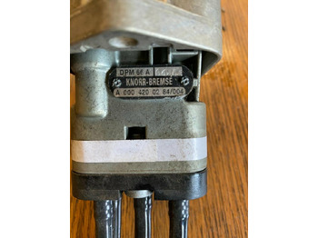 Käigukang - Veoauto Mercedes Actros MP2 Handknorrbremse A 000 420 02 84: pilt 3 Käigukang - Veoauto Mercedes Actros MP2 Handknorrbremse A 000 420 02 84: pilt 3