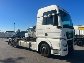 Konteinerveduk/ Tõstukiga veoauto MAN TGX 26.440