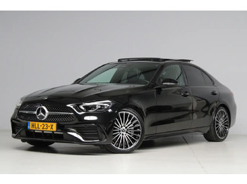 Sedaan MERCEDES-BENZ