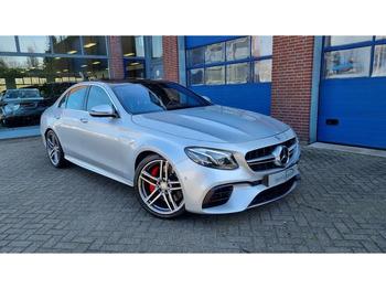 Sedaan MERCEDES-BENZ