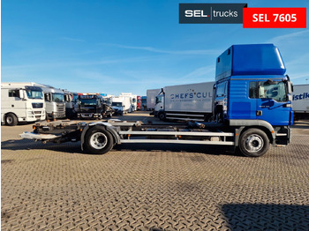 Konteinerveduk/ Tõstukiga veoauto MAN TGM 18.340 4X2 LL / Ladebordwand / 3 Betten: pilt 4