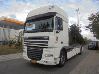 Konteinerveduk/ Tõstukiga veoauto DAF XF 105 410