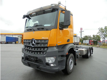 Kabiinišassiiga veoauto MERCEDES-BENZ Arocs