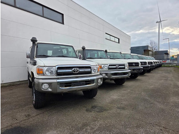 Pikap TOYOTA Land Cruiser