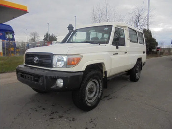 Auto TOYOTA Land Cruiser