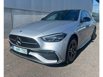 Sedaan MERCEDES-BENZ