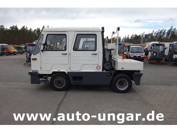 Lennukite puksiirsõiduk Multicar M26 Champion Flugzeugschlepper Doka GSE Airport Push Back Industrieschlepper: pilt 3