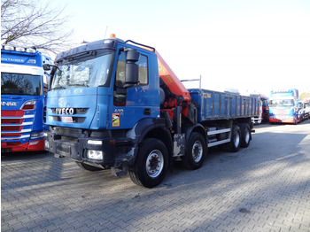 Kraanaga veoauto IVECO Trakker
