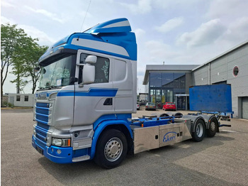 Kabiinišassiiga veoauto SCANIA R 580