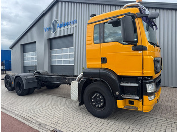 Kabiinišassiiga veoauto MAN TGS 26.360
