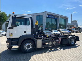 Konteinerveduk/ Tõstukiga veoauto MAN TGS 18.320