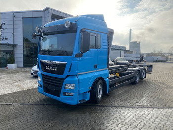 Kabiinišassiiga veoauto MAN TGX 26.500