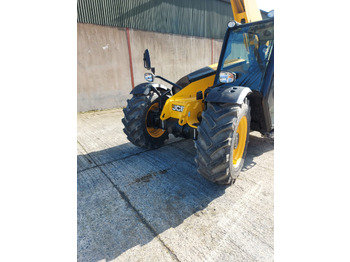 Teleskooplaadur JCB 527-58 Agri: pilt 3