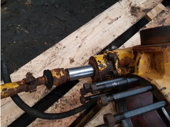 Esitelg Caterpillar Th62, Clark Hurth, Manitou Front Axle Centre Housing, Steering Ram: pilt 3