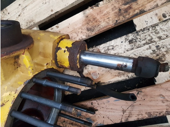 Esitelg Caterpillar Th62, Clark Hurth, Manitou Front Axle Centre Housing, Steering Ram: pilt 5