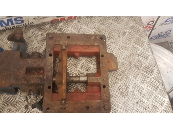 Jõuülekanne - Traktor Ford 7840, 5640, 8240 40 Transmission Control Plate Cover F1nn7211ac, F1nn7222aa: pilt 2