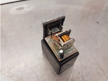 Relee - Traktor Ford 7840, 6640, 7740, 8240 Time Relay F0nn14n135ba, 84589329, 81867839: pilt 5
