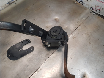Poritiib Kubota M5092 Front Axle Mudguard Bracket Lhs Assy: pilt 5