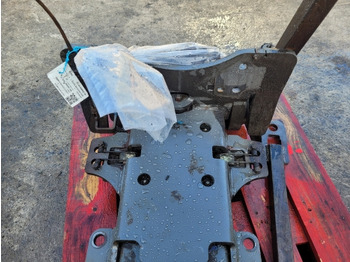 Raam/ Konstruktsioon Massey Feguson Valtra S374 Pick Up Hitch Complete Dromore Mf Z15 4387554m92: pilt 5