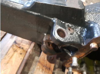 Esitelg New Holland T6000 Series T6010 Delta Front Axle Housing Beam 84180939: pilt 3