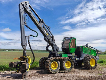 Metsakoristaja JOHN DEERE