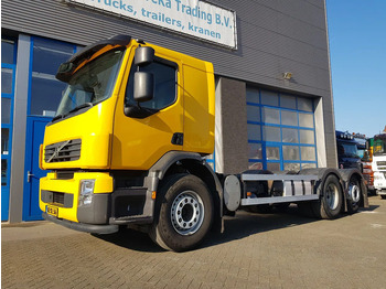 Kabiinišassiiga veoauto VOLVO FE 300