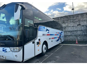 Kaugsõidu buss VAN HOOL
