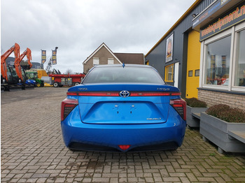 Uus Sedaan Toyota Mirai: pilt 4