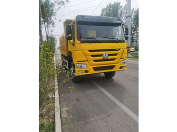 Kallurauto SINOTRUK HOWO