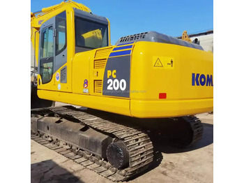 Lintekskavaator KOMATSU PC200-8