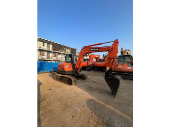 Lintekskavaator Original Top Sale High Performance Slightly Used Doosan Dx60 Tracked Excavator For Landscaping In Shanghai: pilt 5