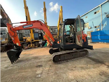 Lintekskavaator Original Top Sale High Performance Slightly Used Doosan Dx60 Tracked Excavator For Landscaping In Shanghai: pilt 3