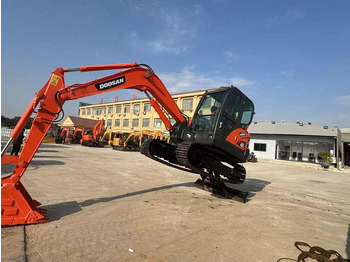 Lintekskavaator Used excavator doosan dx60  excavators earth-moving machinery doosan dx60 dx80 dx75 dx225 dh60 dh60-7for sale: pilt 3